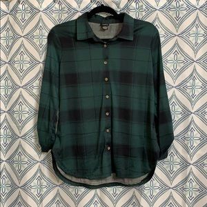 Plaid button down 3/4 sleeve